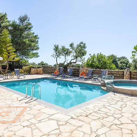 Ariadne Aresti Willa